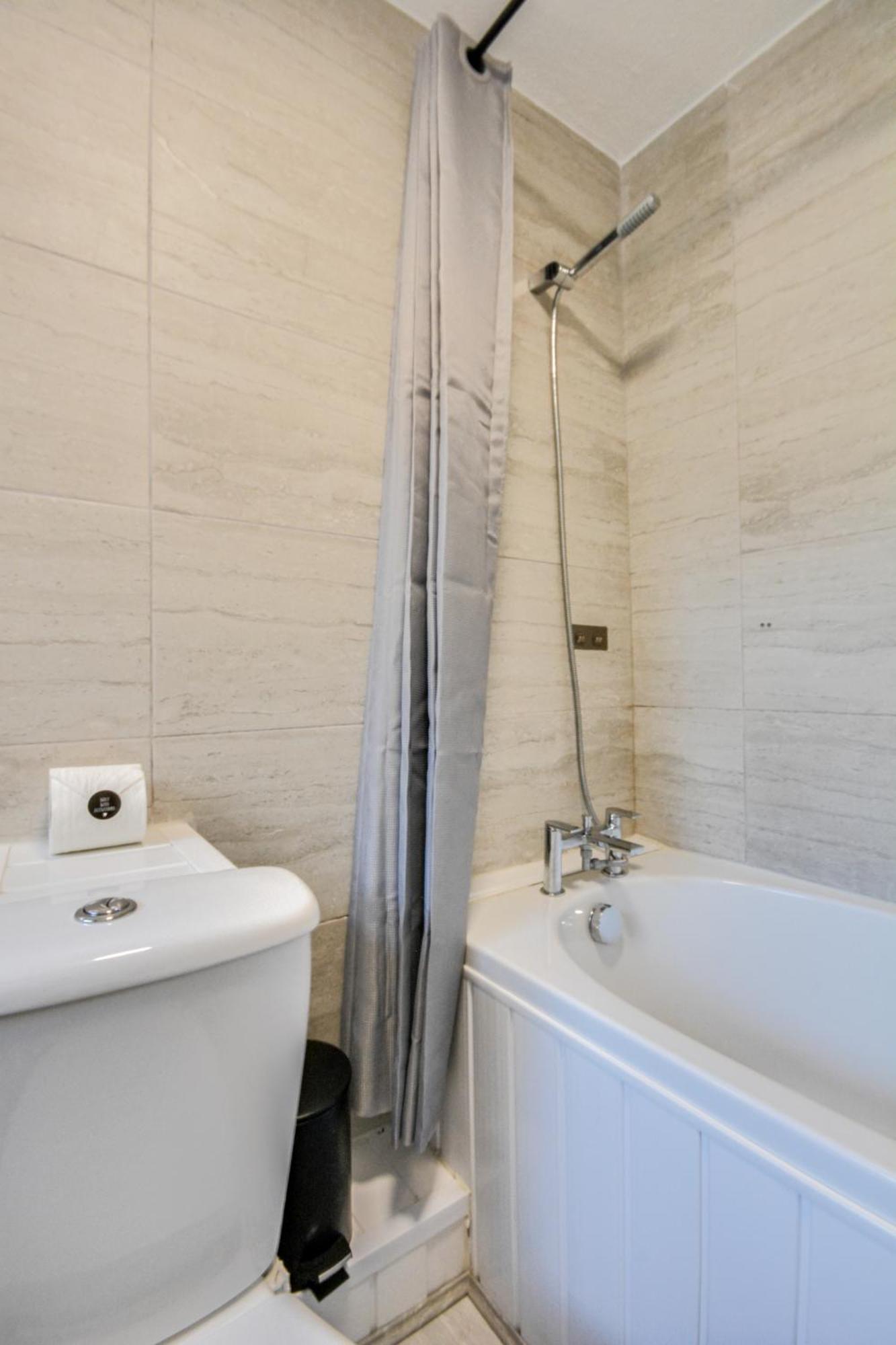 Stay With Alexandra 2 Free Parking - High Speed Free Wifi Liverpool Esterno foto